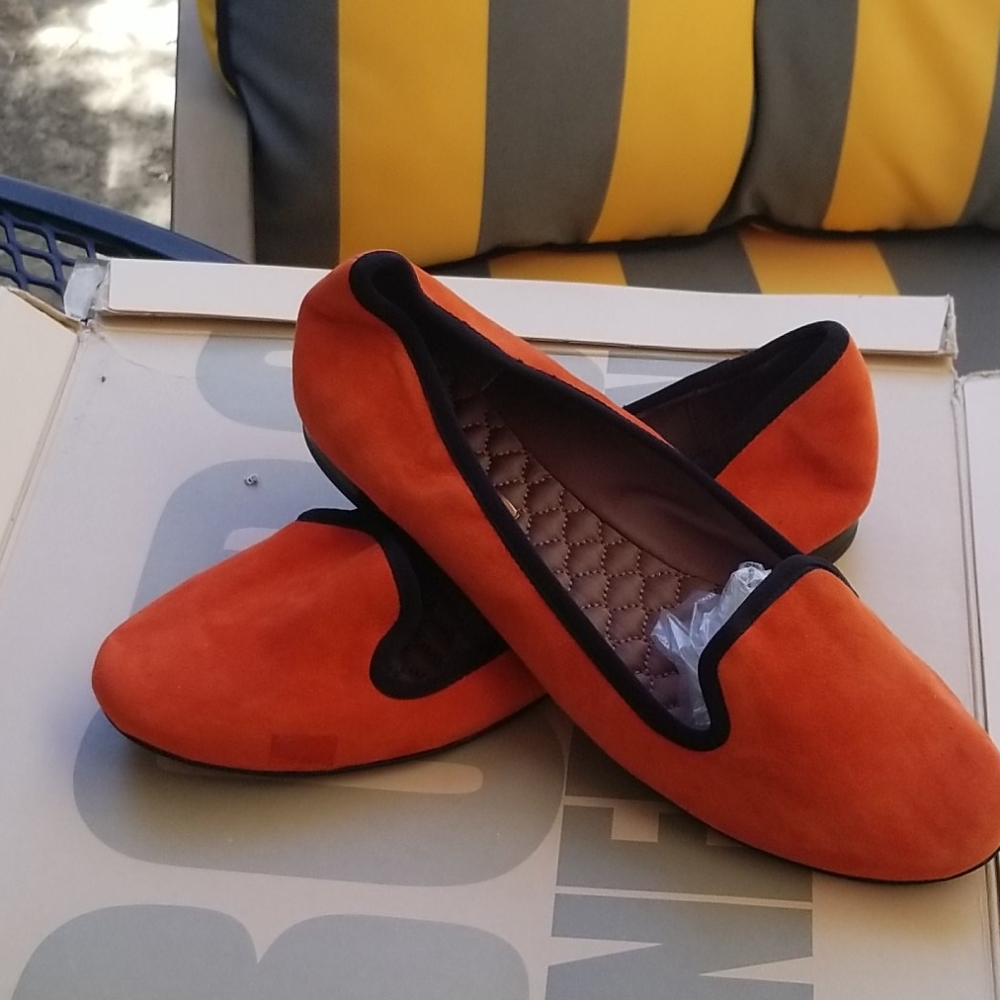 BCBGMAXAZRIA New Flats
